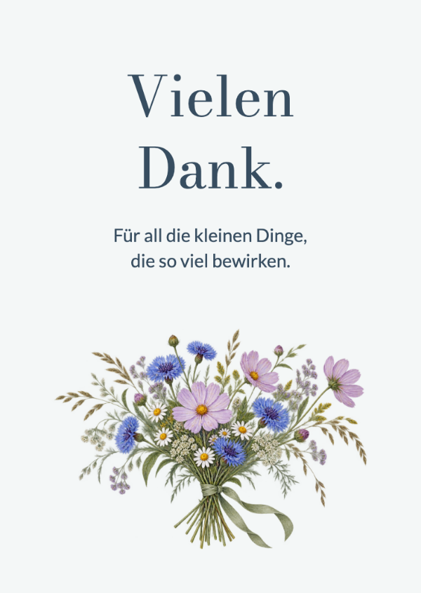 Nur für dich gepflückt: Ein detailreicher Wiesenstrauß mit Samenständen, feinen Stielen und zarten Blütenblättern.